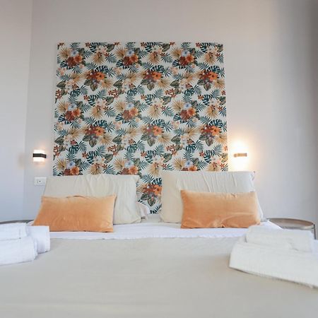 Domus Marina Rooms เนเปิลส์ ภายนอก รูปภาพ