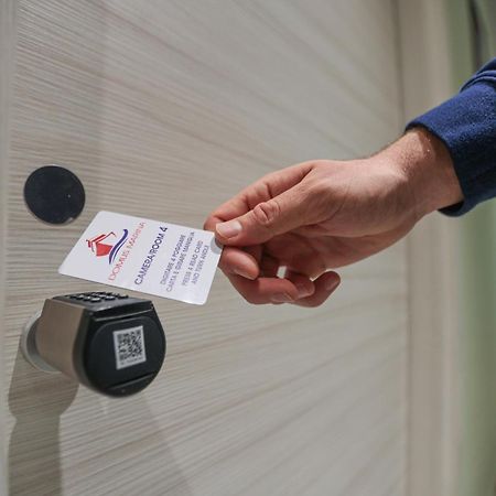 Domus Marina Rooms เนเปิลส์ ภายนอก รูปภาพ