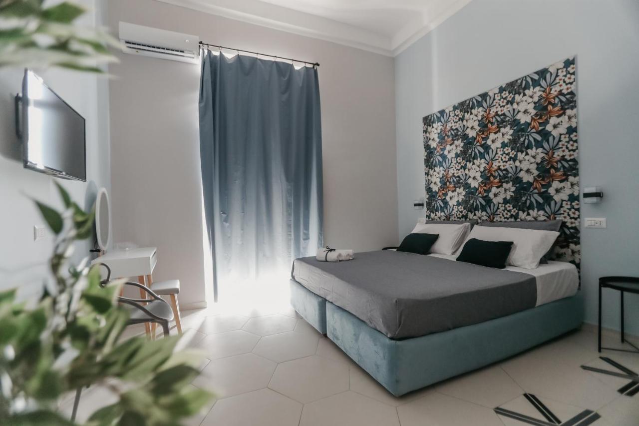 Domus Marina Rooms เนเปิลส์ ภายนอก รูปภาพ