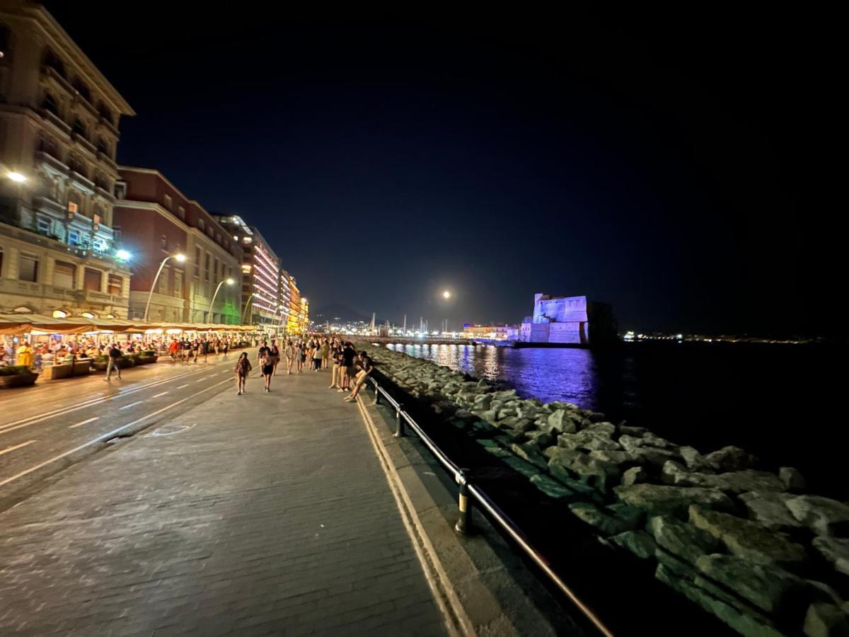 Domus Marina Rooms เนเปิลส์ ภายนอก รูปภาพ