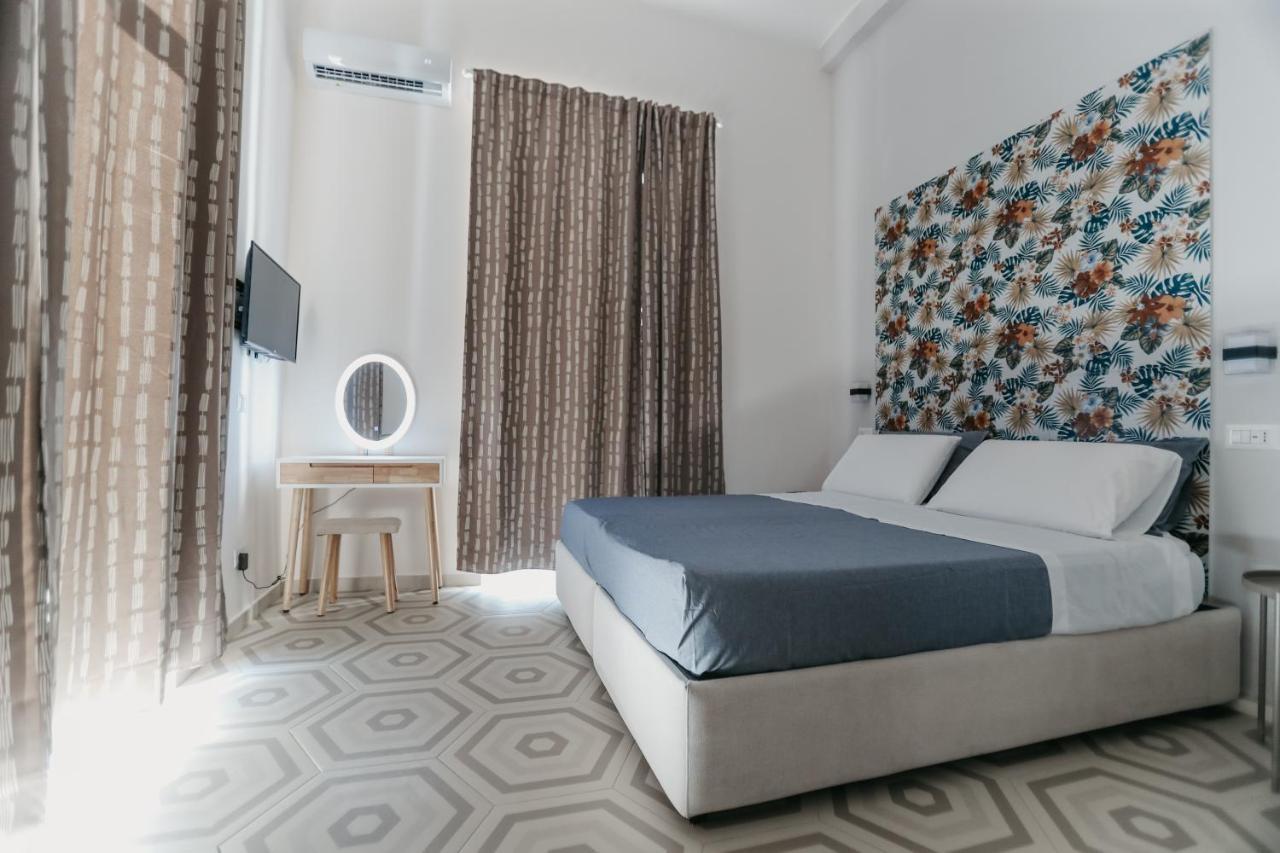Domus Marina Rooms เนเปิลส์ ภายนอก รูปภาพ