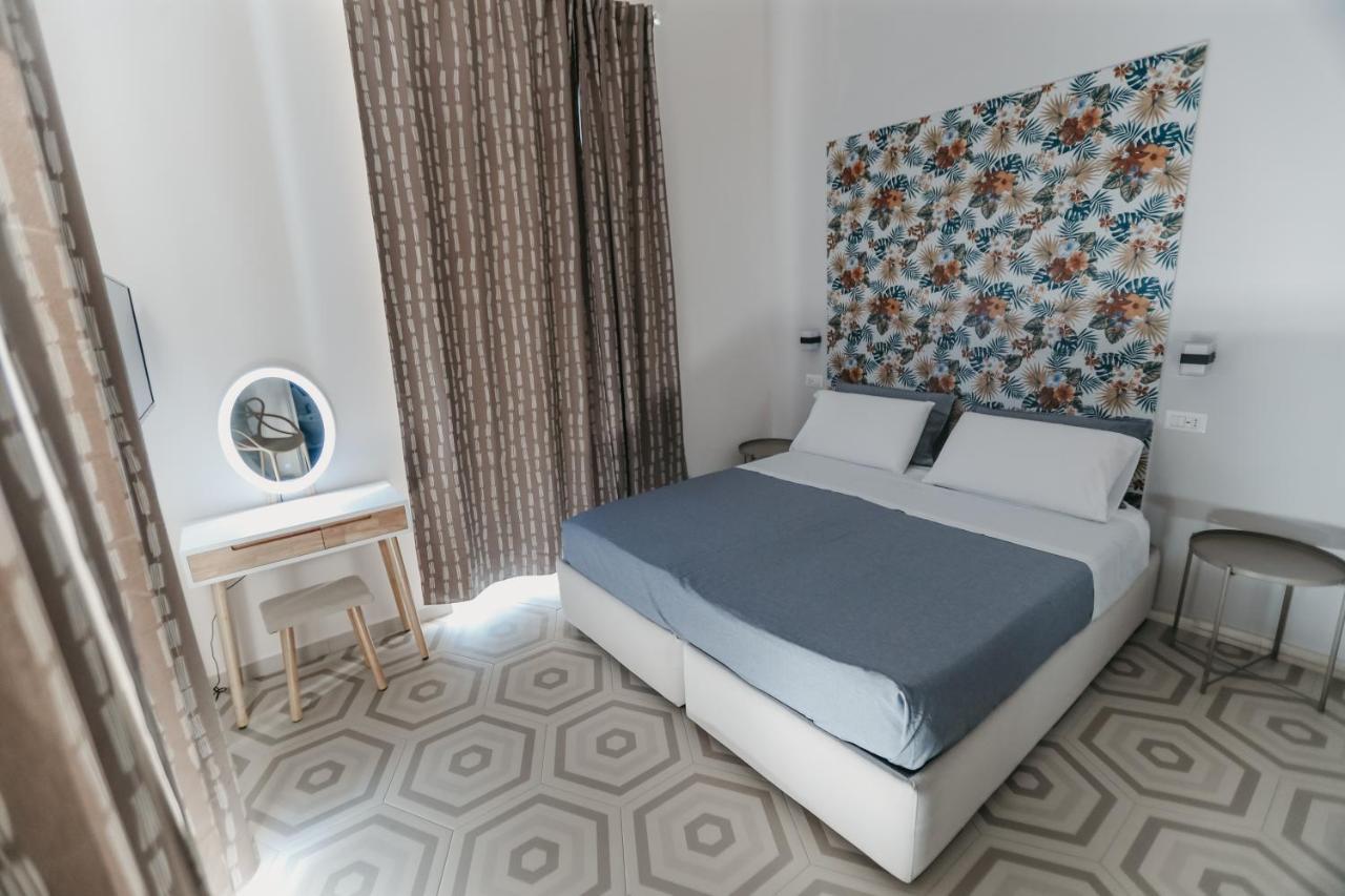 Domus Marina Rooms เนเปิลส์ ภายนอก รูปภาพ