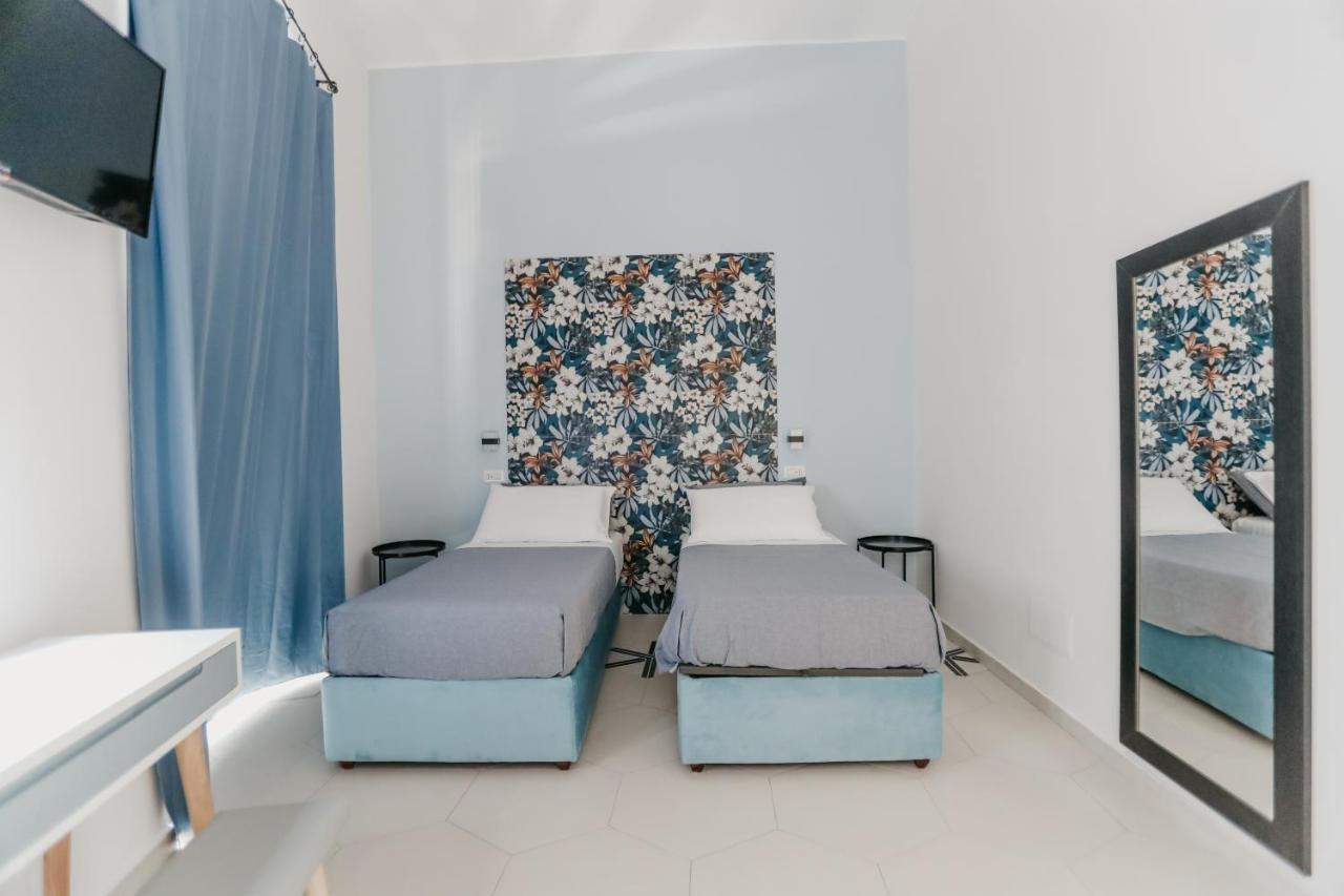 Domus Marina Rooms เนเปิลส์ ภายนอก รูปภาพ