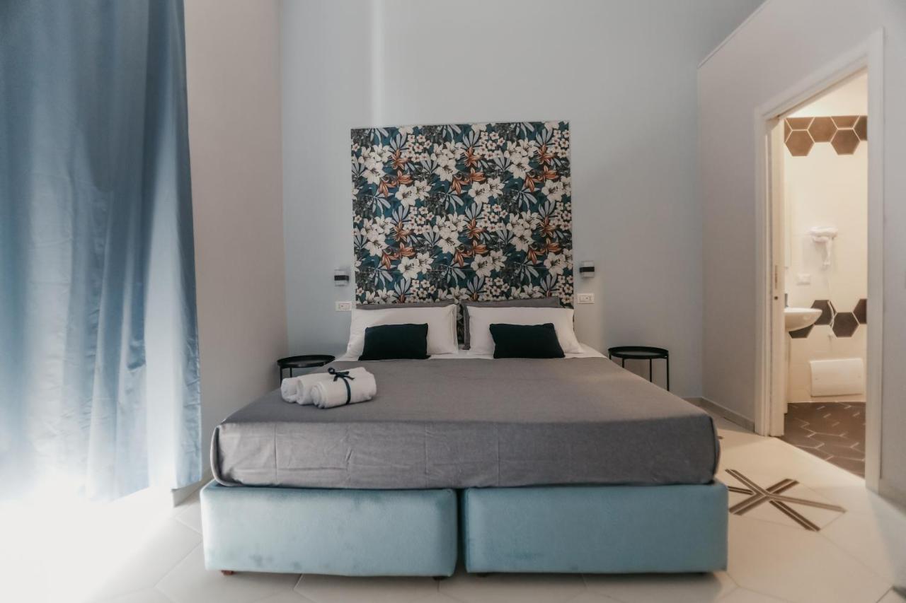 Domus Marina Rooms เนเปิลส์ ภายนอก รูปภาพ