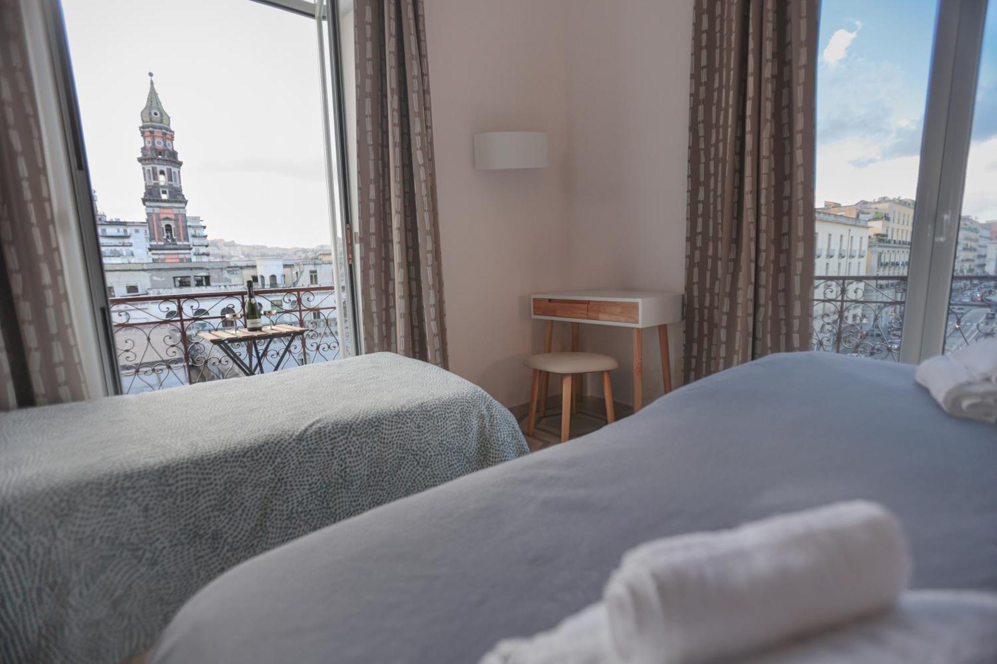Domus Marina Rooms เนเปิลส์ ภายนอก รูปภาพ