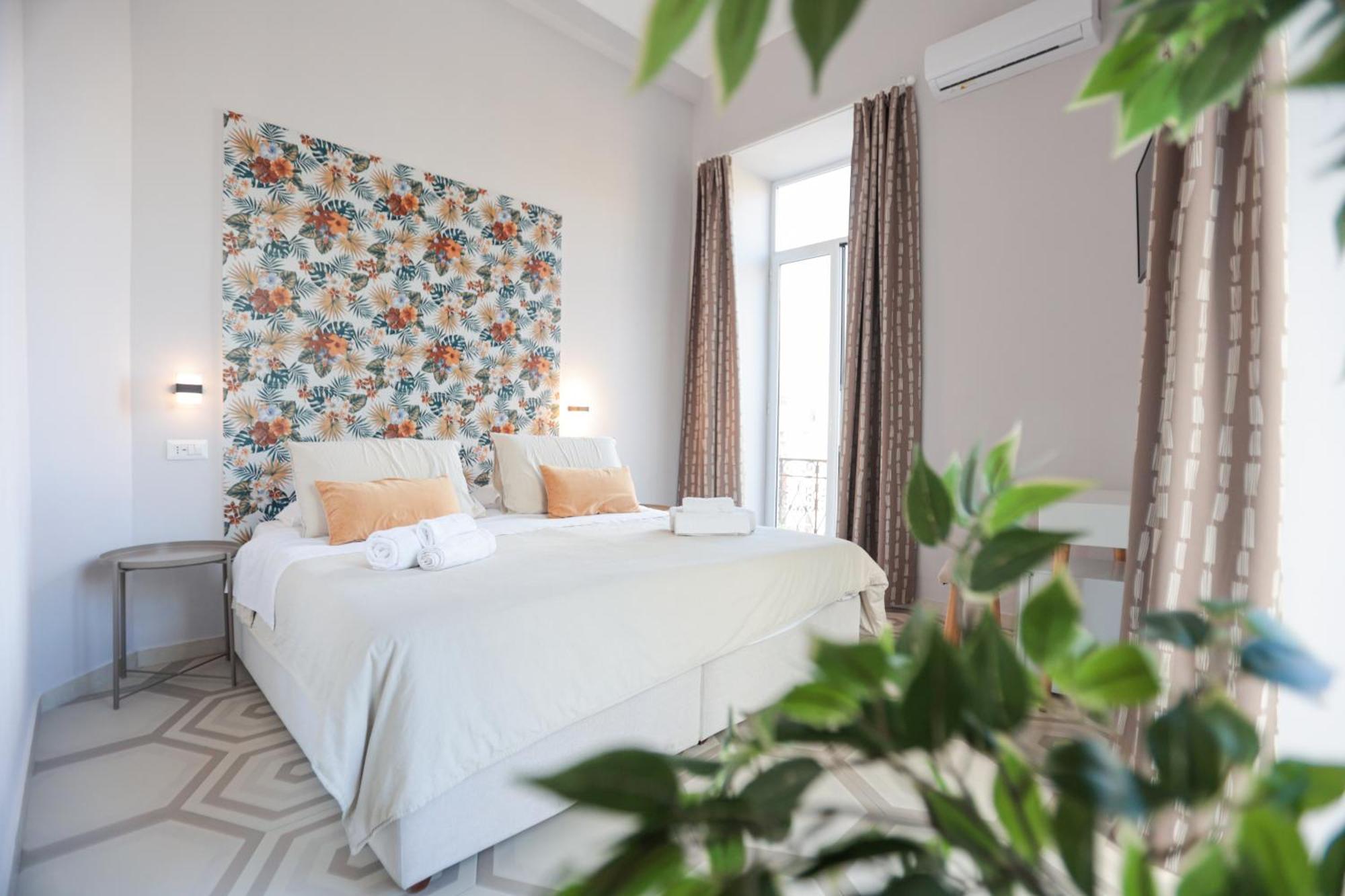 Domus Marina Rooms เนเปิลส์ ภายนอก รูปภาพ