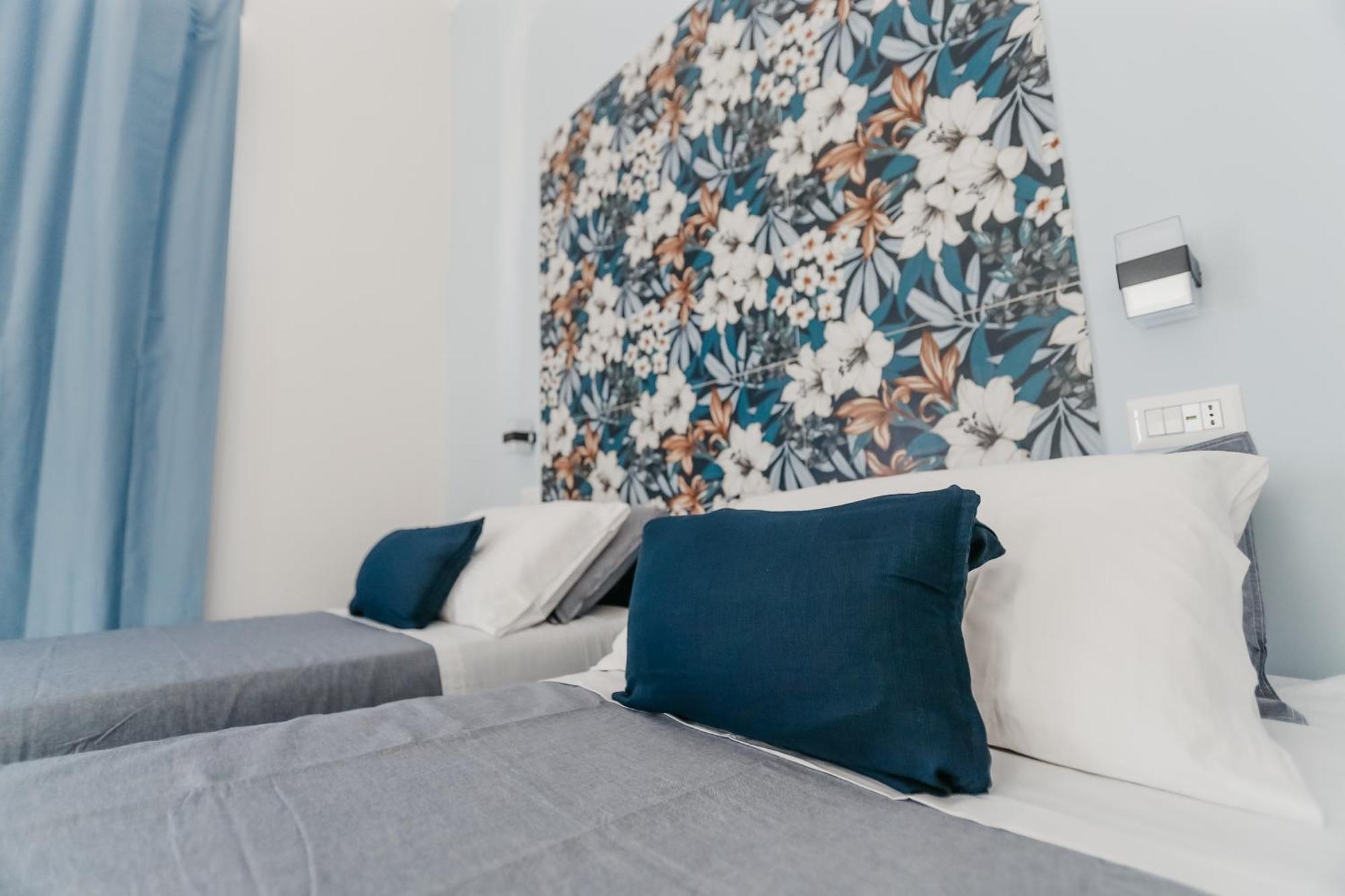 Domus Marina Rooms เนเปิลส์ ภายนอก รูปภาพ