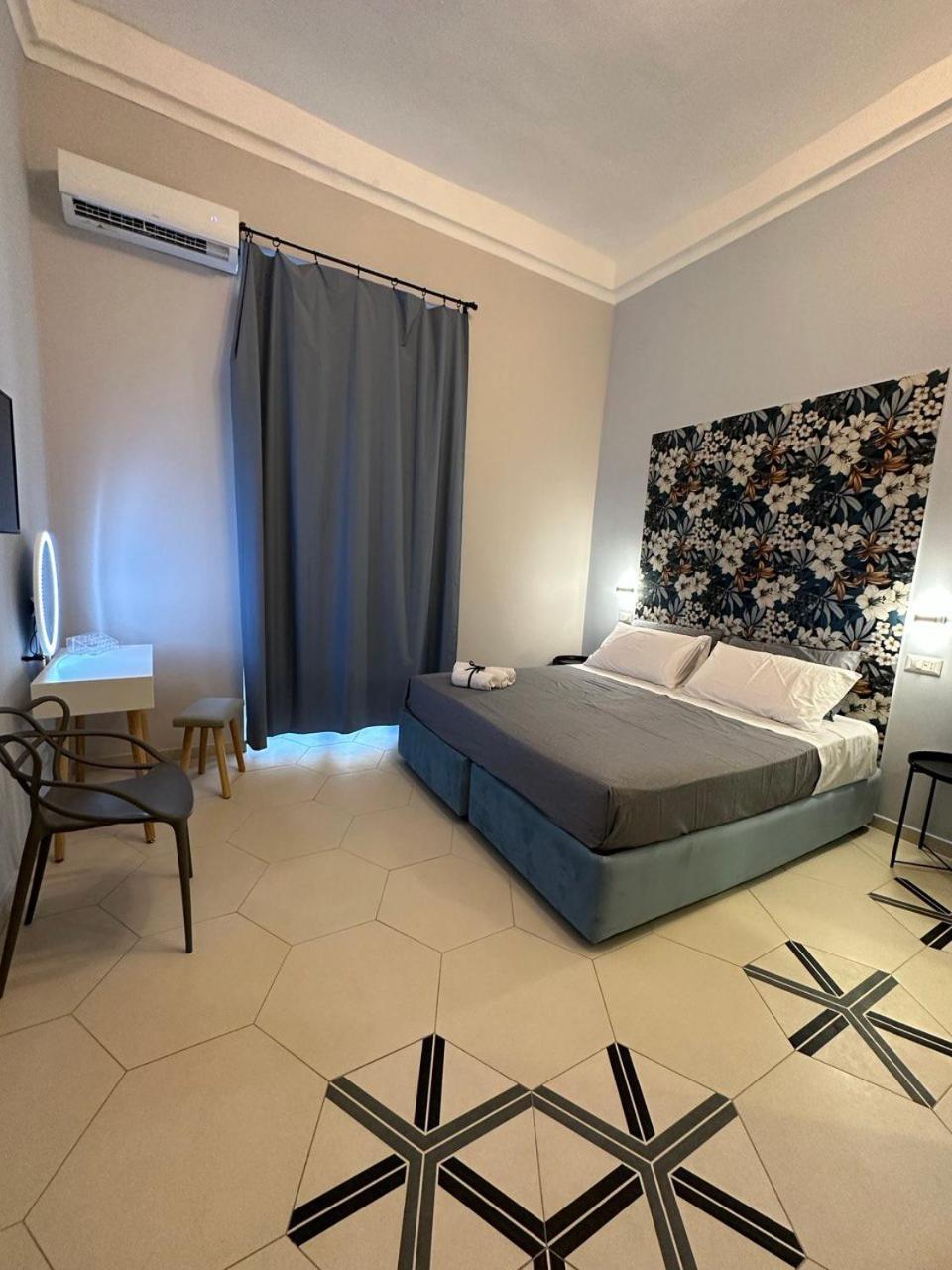 Domus Marina Rooms เนเปิลส์ ภายนอก รูปภาพ