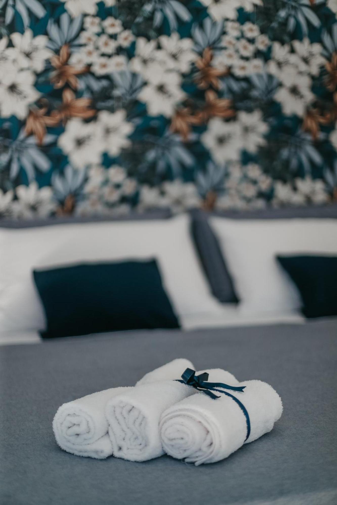 Domus Marina Rooms เนเปิลส์ ภายนอก รูปภาพ